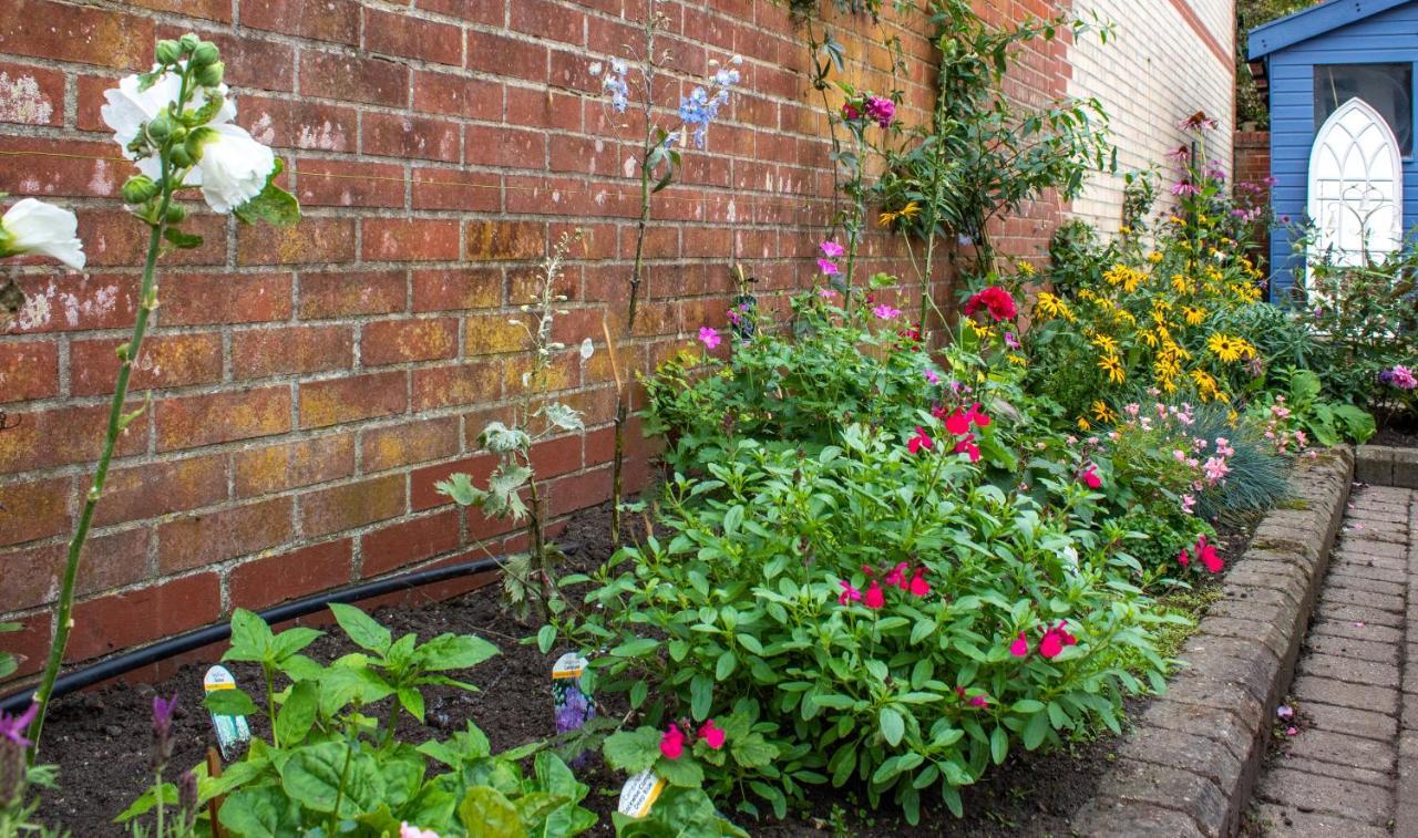 Villa Stylish Town Centre House With Garden And Parking Opposite Bury St. Edmunds Exterior foto
